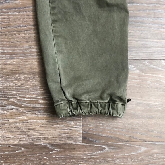 Aritzia Cargo Pants - Picture 5 of 7